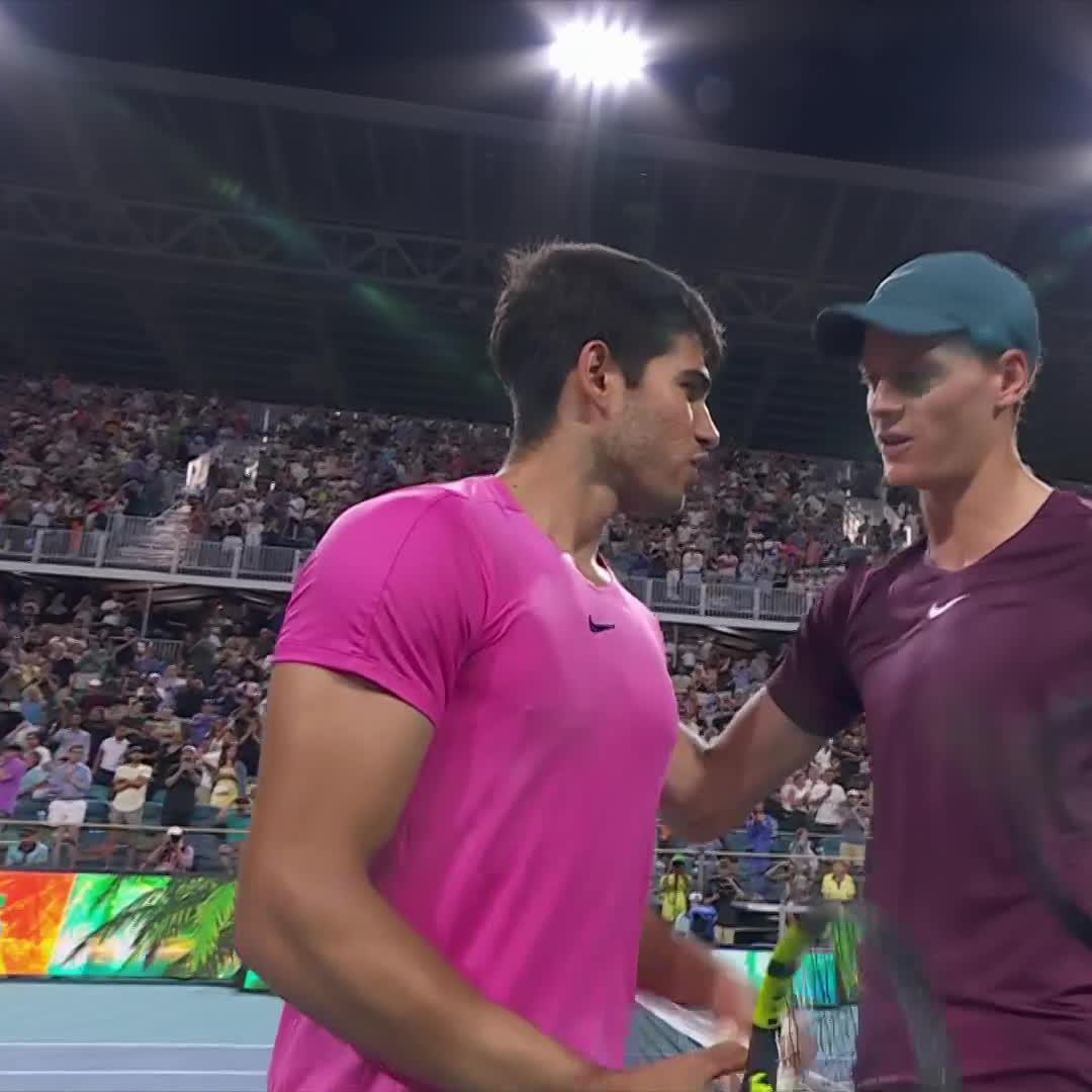 JANNIK’S NIGHT 🇮🇹 Jannik Sinner ends Alcaraz’ Sunshine Double hopes for his first victory over a world No.1! #MiamiOpen