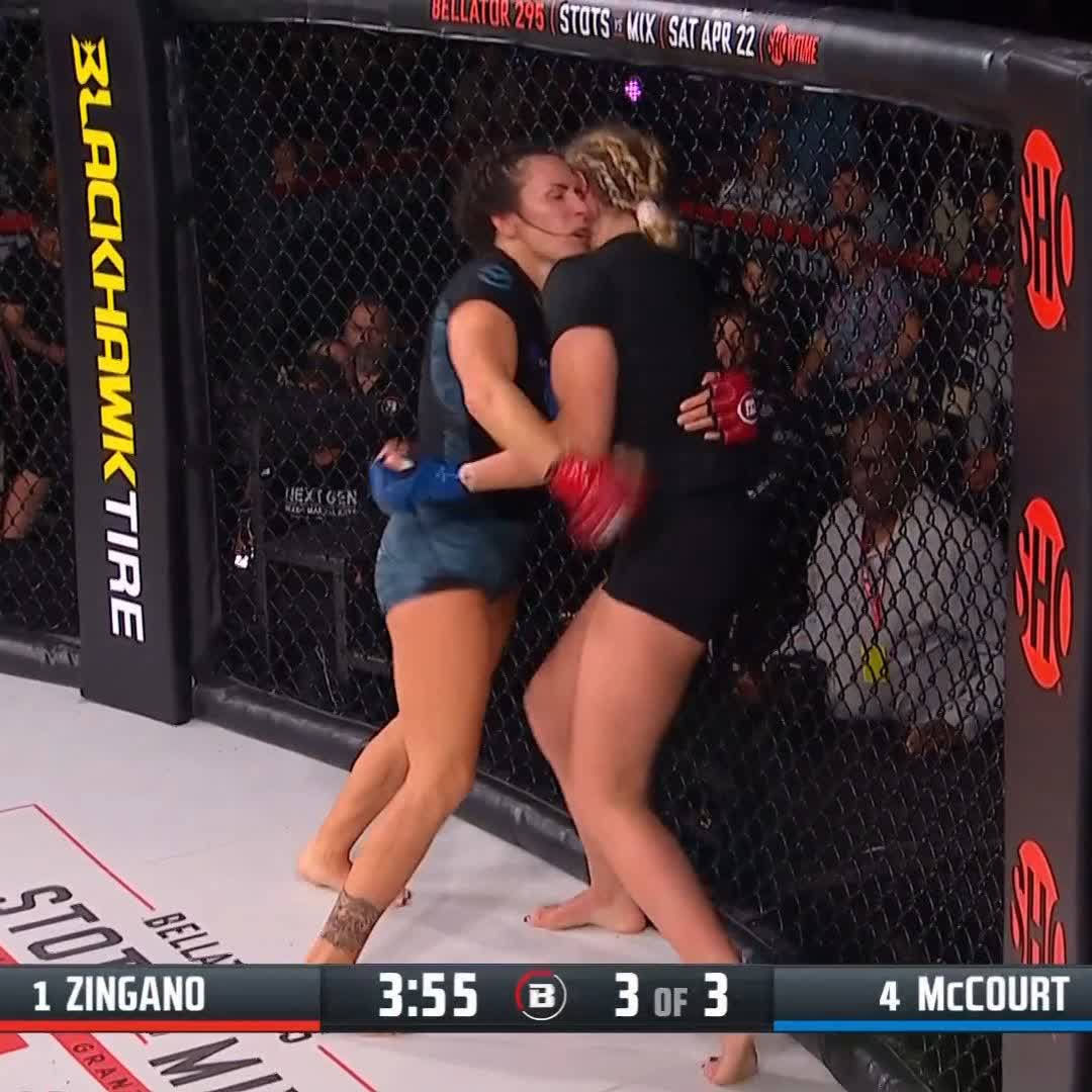 Now it's Leah McCourt with the takedown! Watch the #Bellator293 Main Card LIVE on @SHOsports 🇺🇸
