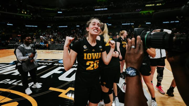 Pure joy. #Hawkeyes x #WFinalFour