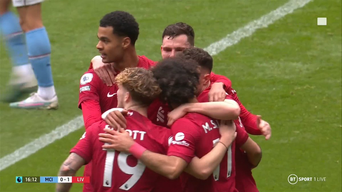 Salah takes it to City!! 🙌 Klopp's men lead at the Etihad thanks to their star man up top! ⭐️