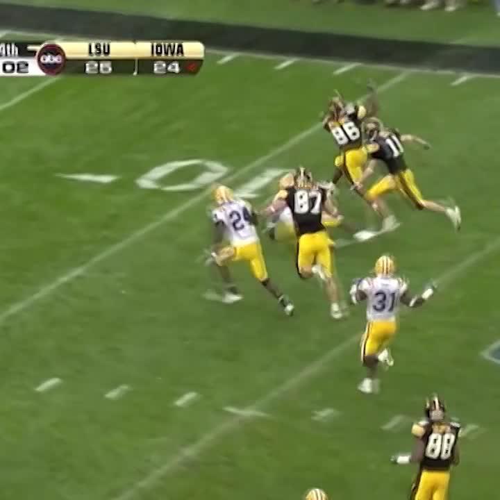 Hopefully your soon-to-be second favorite Iowa-LSU postseason moment. 💛🖤