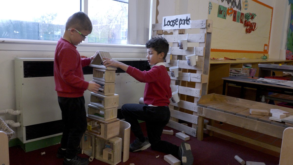 At @DycePrimary school in the UK, an increased focus on play has transformed learning in recent years. Want to bring more play-based learning into your school? Look here for inspiration! #MakingLearningMorePlayful with @LEGOFoundation