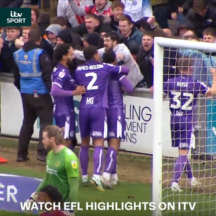 Jamie Reid, that is outrageous! 😵 The spin and the strike off both posts is simply stunning to watch 👏 Stevenage FC 🔴⚪ | EFL