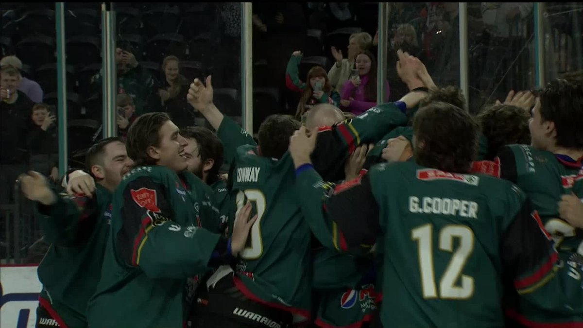 That's it!!! Belfast Giants can celebrate now with the game over and done with 🙌🎉 The home fans show their appreciation for the Viaplay Elite League winners 🏆 #EIHL | Elite Ice Hockey League | #EIHL