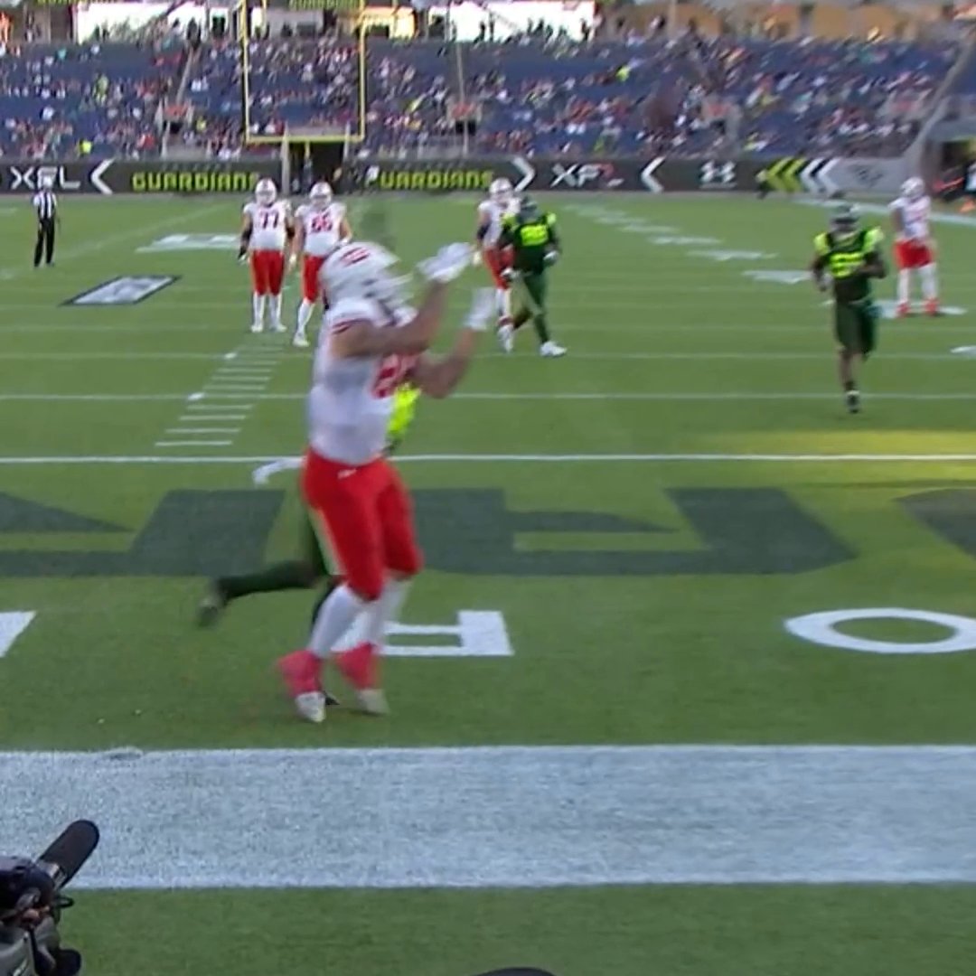 WHAT A THROW AND CATCH 🤯 XFL | D.C. Defenders