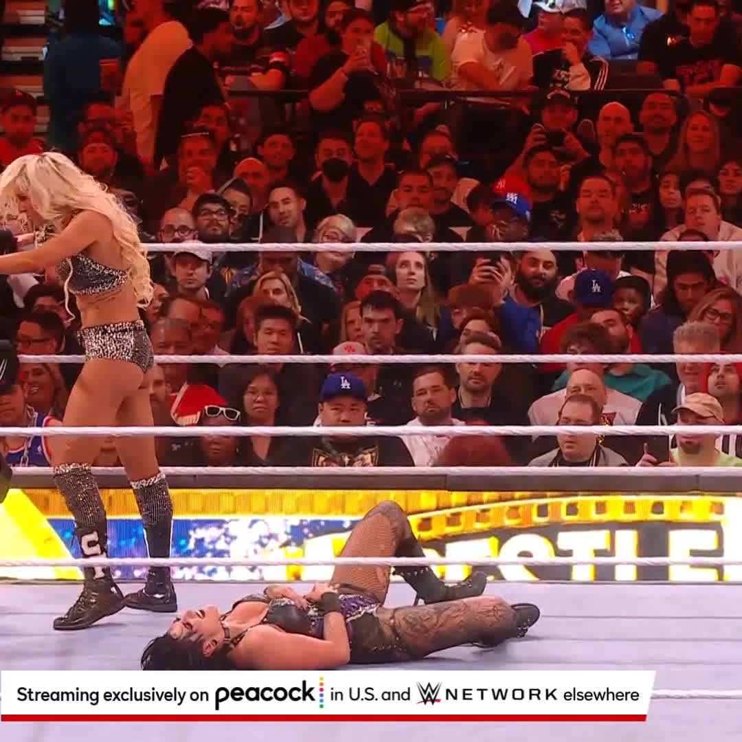 What a counter by RheaRipley_WWE in this #SmackDown #WomensTitle Match! 😲😲😲😲😲 #WrestleMania