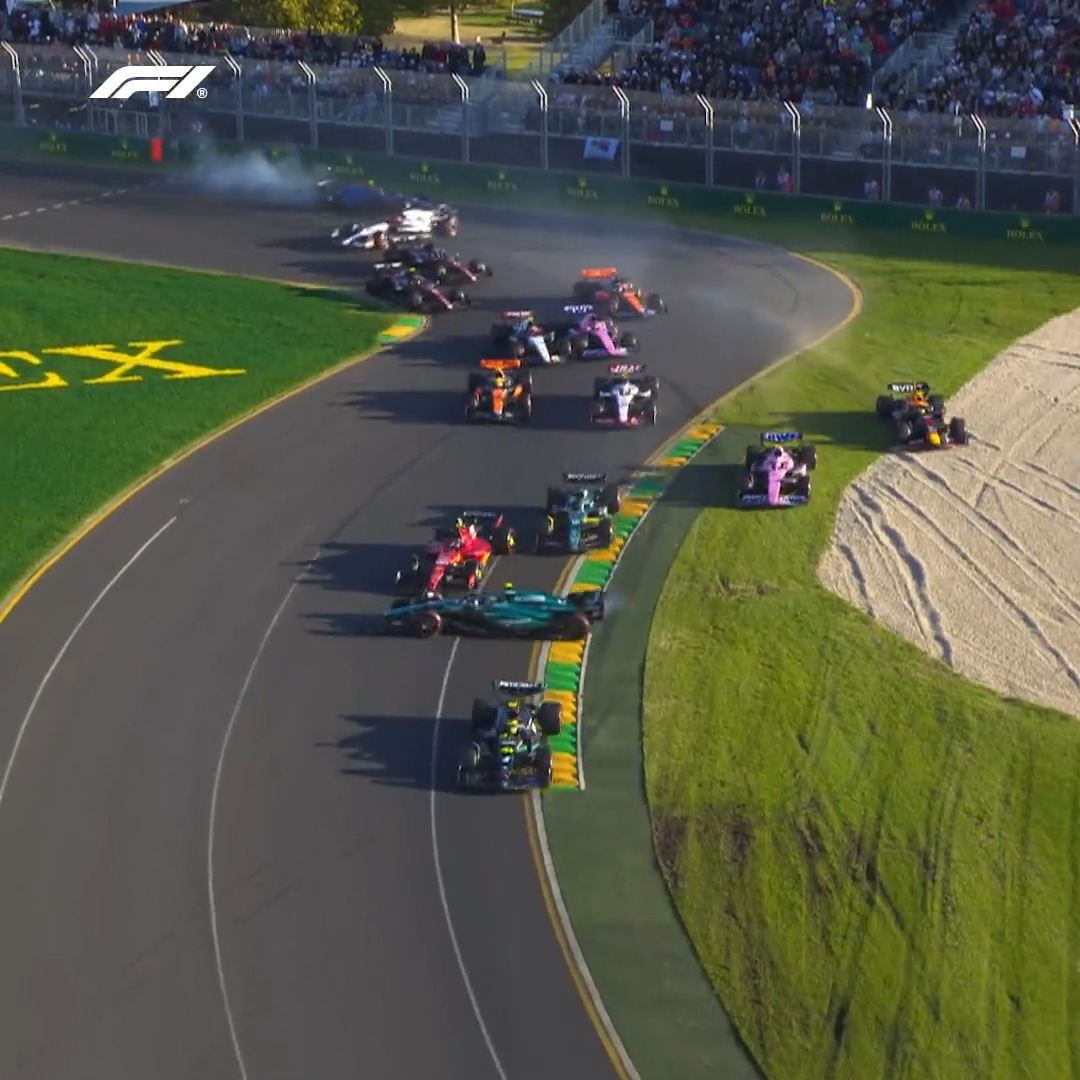 Chaos. Chaos?! 🤯 An absolutely insane race restart in Australia 🙃 #AusGP #F1