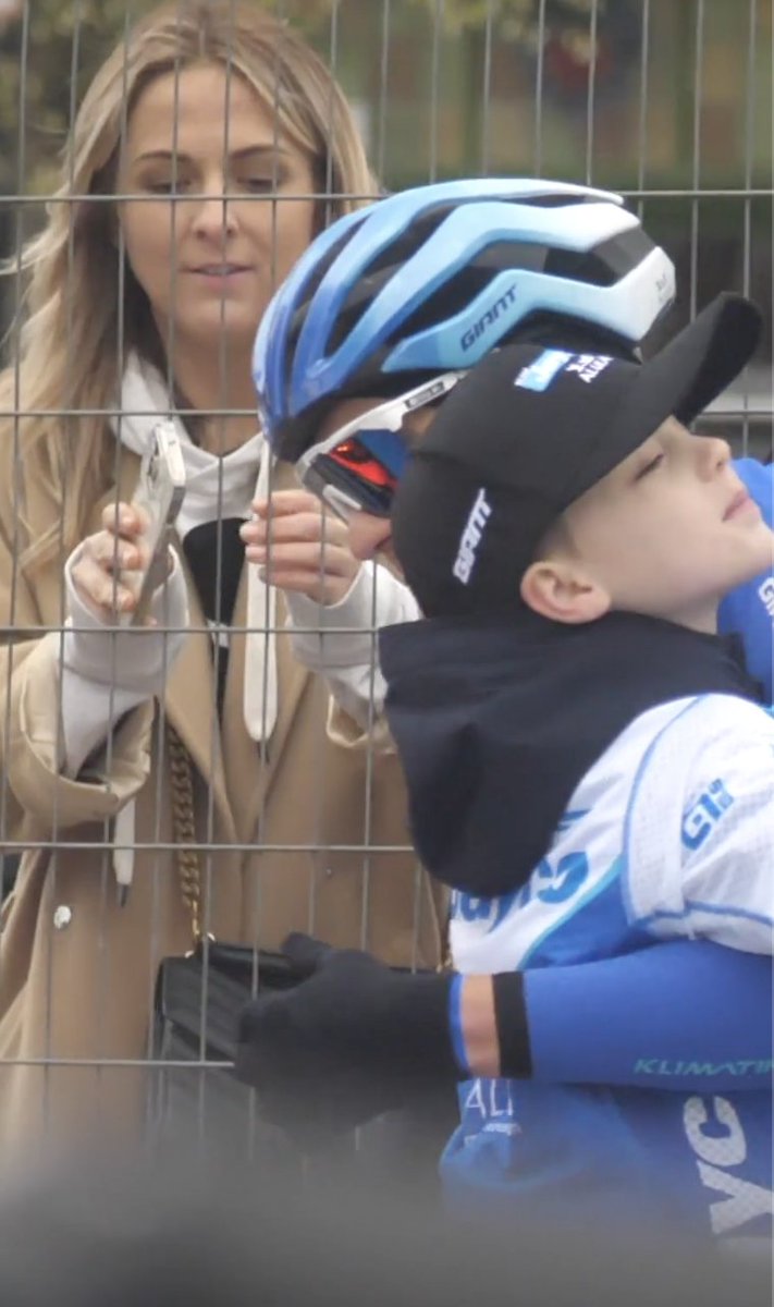 ‘𝙒𝙝𝙤 𝙖𝙧𝙚 𝙮𝙤𝙪 𝙙𝙤𝙞𝙣𝙜 𝙞𝙩 𝙛𝙤𝙧!?’ #RVV23 There's nothing like a special pre-race motivational pep talk 🗣️ If this doesn’t motivate you &amp; give you goosebumps, then nothing will! 👊🏼 Let’s do this 🇧🇪