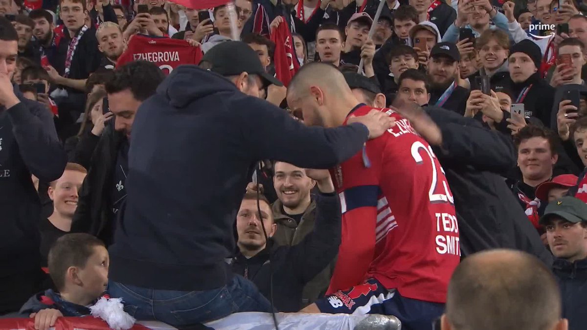 🙌 Magnifique ! L'incroyable ovation des supporters du LOSC pour le héros du jour, Edon Zhegrova ! #PrimeVideoLigue1 I #LOSCFCL