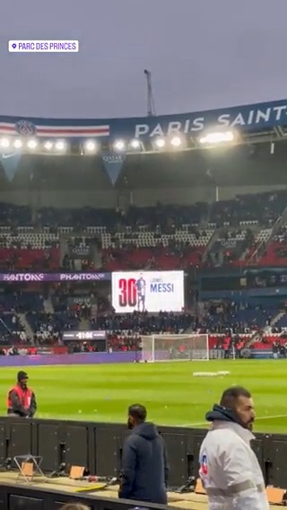 Silbidos/indiferencia para Leo Messi, ovación para Mbappé: así reaccionó el público de PSG en París.