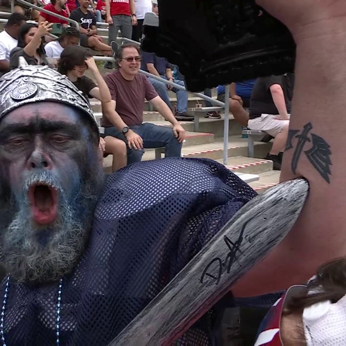 .St. Louis Battlehawks fans ride for their team 😤