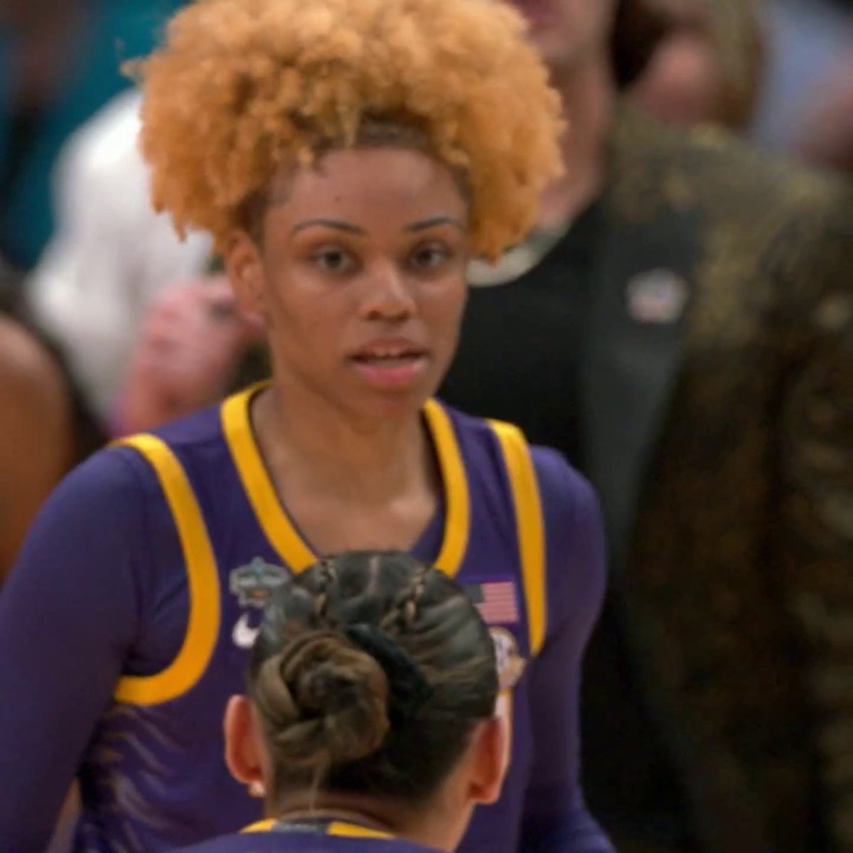 JASMINE CARSON 10 POINTS IN THE FIRST HALF 🔥 Perfect from the field 👏