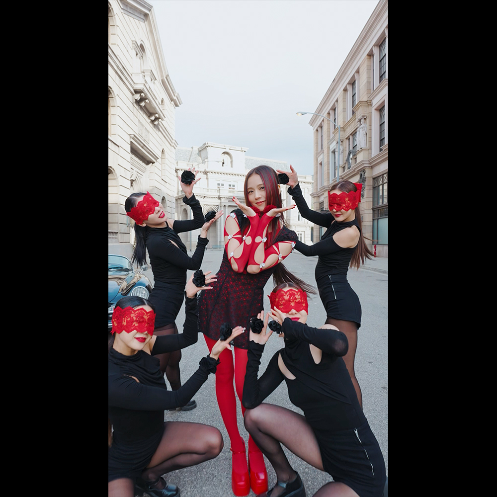 Dance with #ME 🌺 🎬’꽃(FLOWER)’ M/V: #JISOO_FLOWER #지수꽃 #JISOO #지수 #BLACKPINK #블랙핑크 #FLOWERchallenge