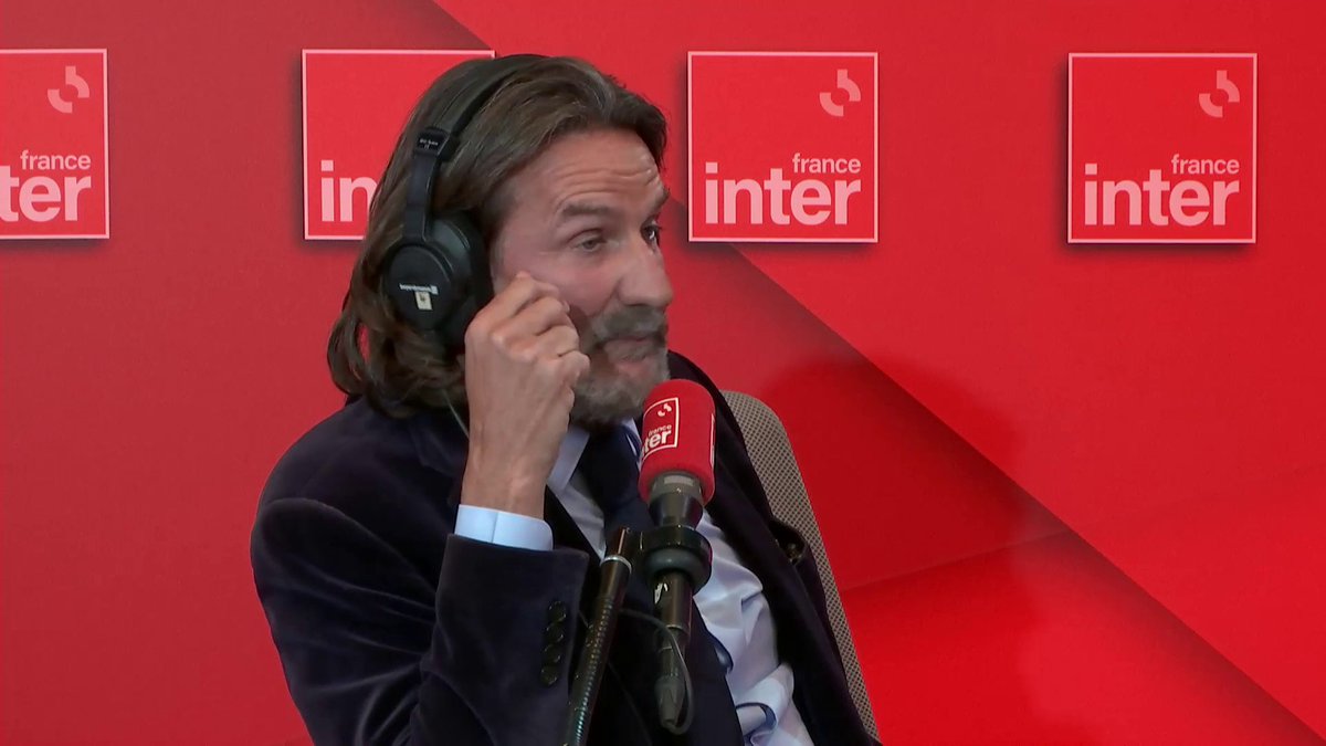 Frédéric Beigbeder : "J'ai écrit sur les violences sexistes (...) quinze ans avant #MeToo. Pourquoi je n'ai pas une médaille de combattant antisexsite ? Au lendemain de ma mort je devrais être au Panthéon, comme Annie Ernaux !" #le9h10inter