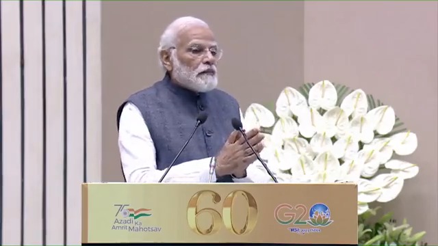 आज देश और देशवासियों की इच्छा है कि कोई भी भ्रष्टाचारी बचना नहीं चाहिए, चाहे वो कितना भी ताकतवर क्यों न हो।
