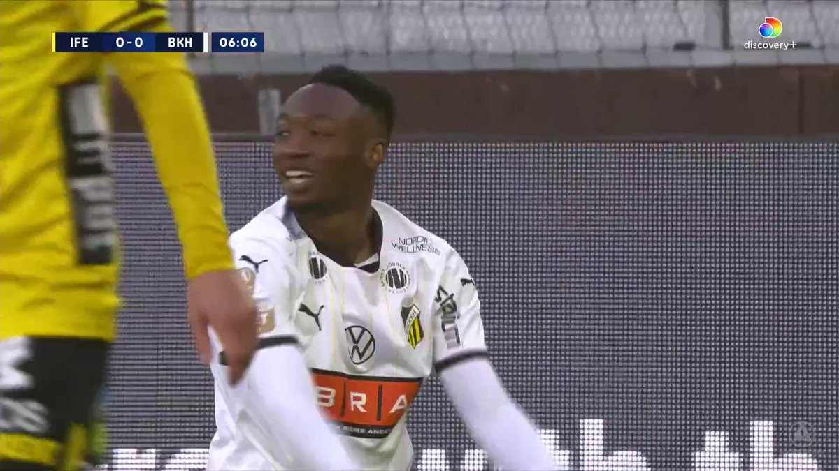 Bénie Traoré sätter bollen i mål men avvinkad för offside