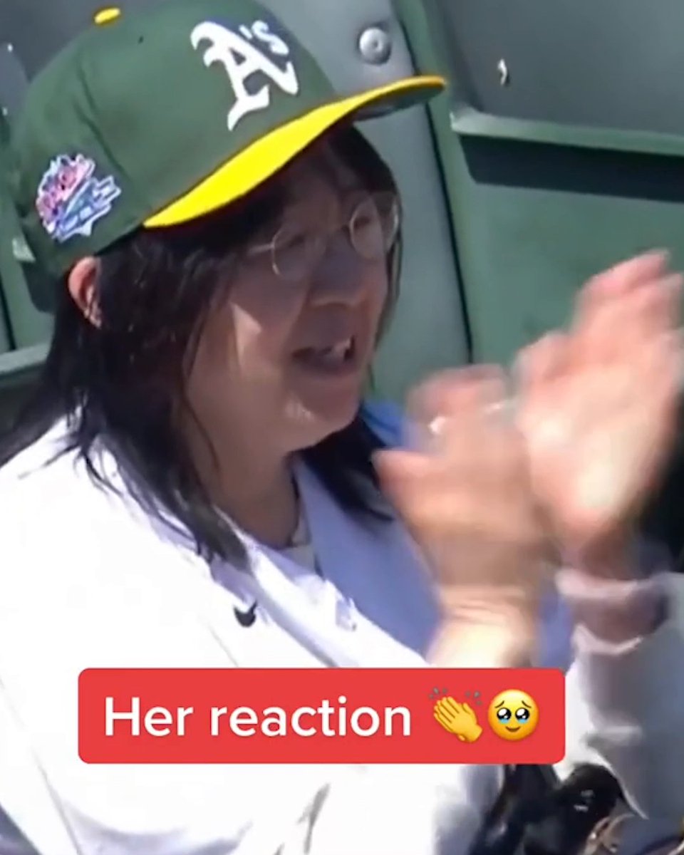 Shintaro Fujinami's mom's reaction to her son's MLB debut is everything ❤️
