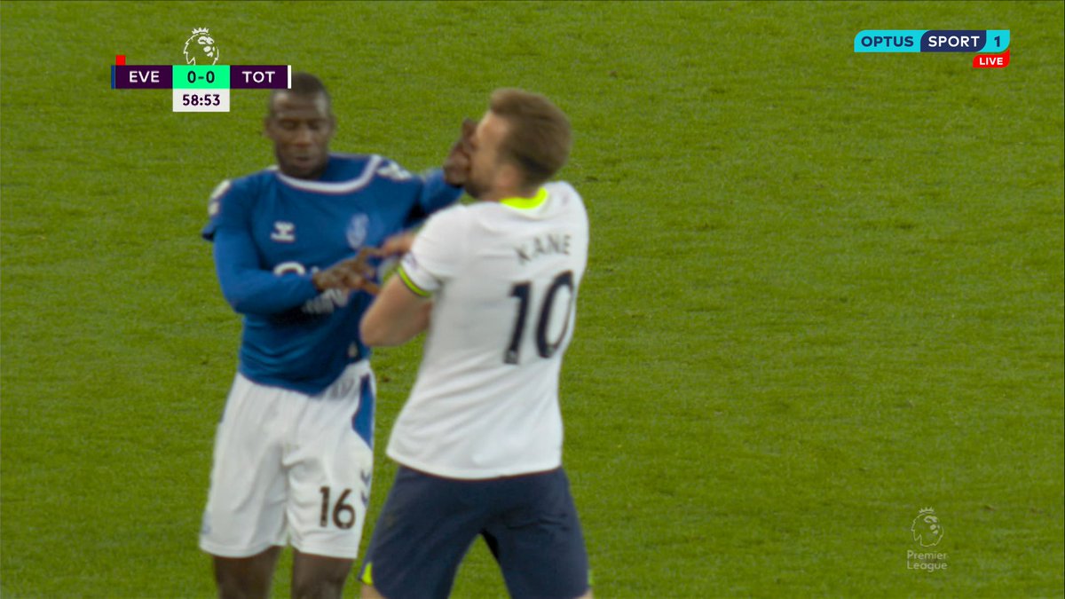 Everton are down to 10 after Abdoulaye Doucoure is sent off for THIS on Harry Kane 🟥 WATCH | #OptusSport