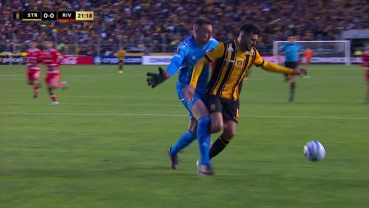 El penal que le cobran a River en contra es un escándalo.