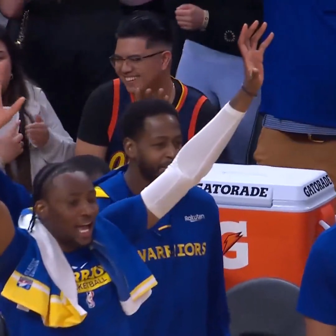 "The little big man" Gary Payton II with the putback!