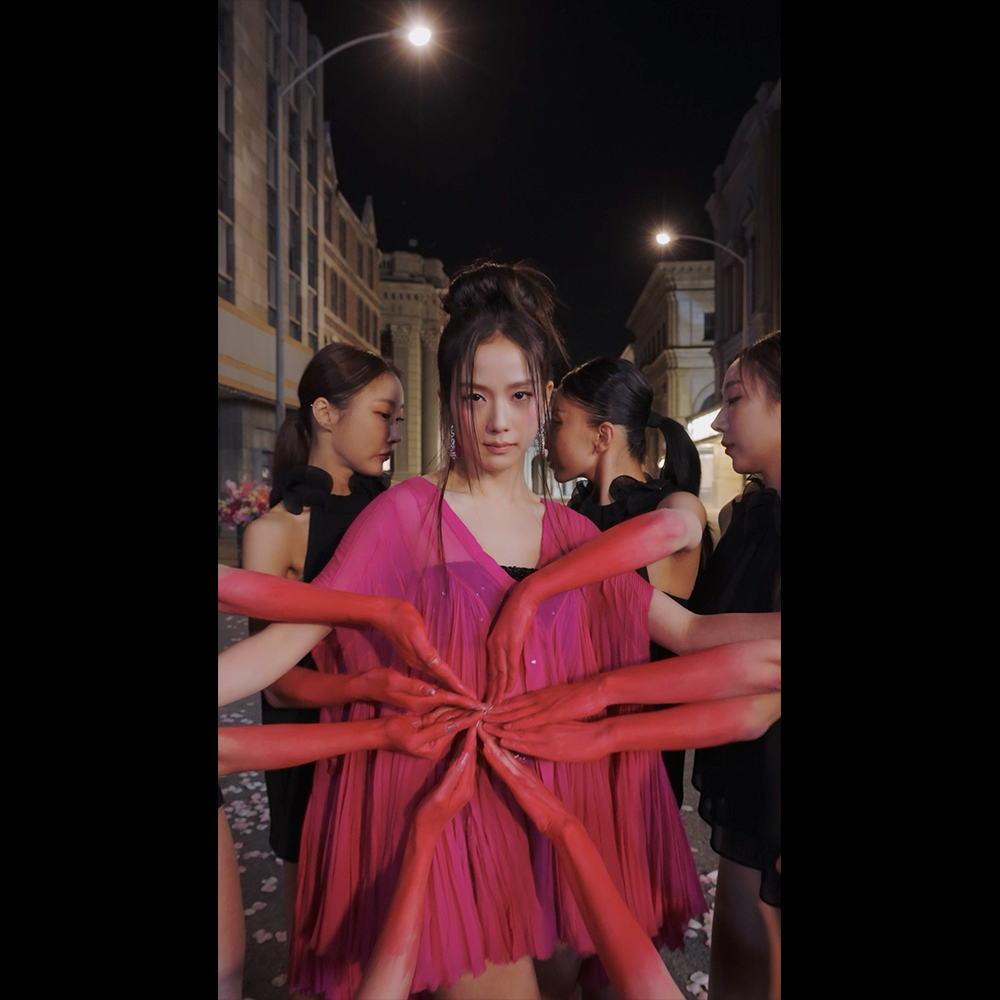 #지수꽃 향기만 남아~🌸 🎬’꽃(FLOWER)’ M/V: #JISOO_FLOWER #ME #JISOO #지수 #BLACKPINK #블랙핑크 #FLOWERchallenge
