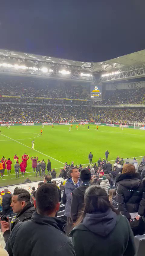 Fenerbahçeli bir taraftarın isyanı: “Başkanım, benim dün 9 yaşındaki çocuğum Galatasaraylı oldu.”