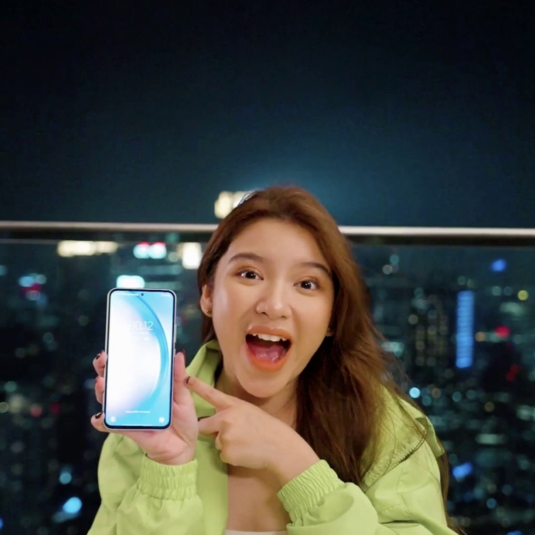 KAMU TIM #AwesomePerformance atau #AwesomeNightography nih? RT & Reply kalian tim yang mana untuk dapetin Awesome Package kayak mereka! #TheMostAwesomeUnboxing