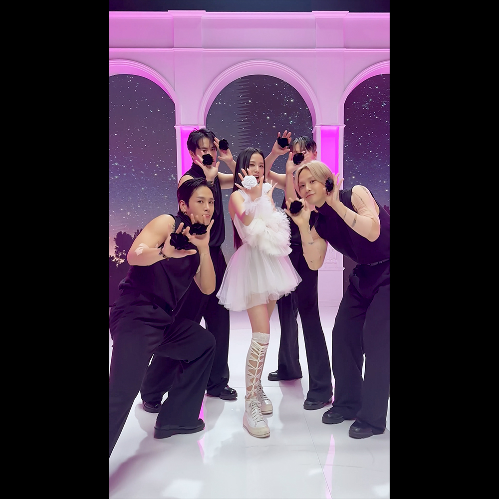 난 하얀 꽃잎처럼 날아가🤍 🎬’꽃(FLOWER)’ M/V: #JISOO_FLOWER #지수꽃 #ME #JISOO #지수 #BLACKPINK #블랙핑크 #FLOWERchallenge