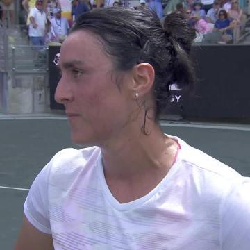 i-dont-know-her.gif 🤪 Ons Jabeur | #CharlestonOpen
