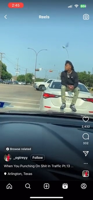 Livestreamer attacks peoples cars and threatens people at random stop lights in a Desperate attempt for Clout...