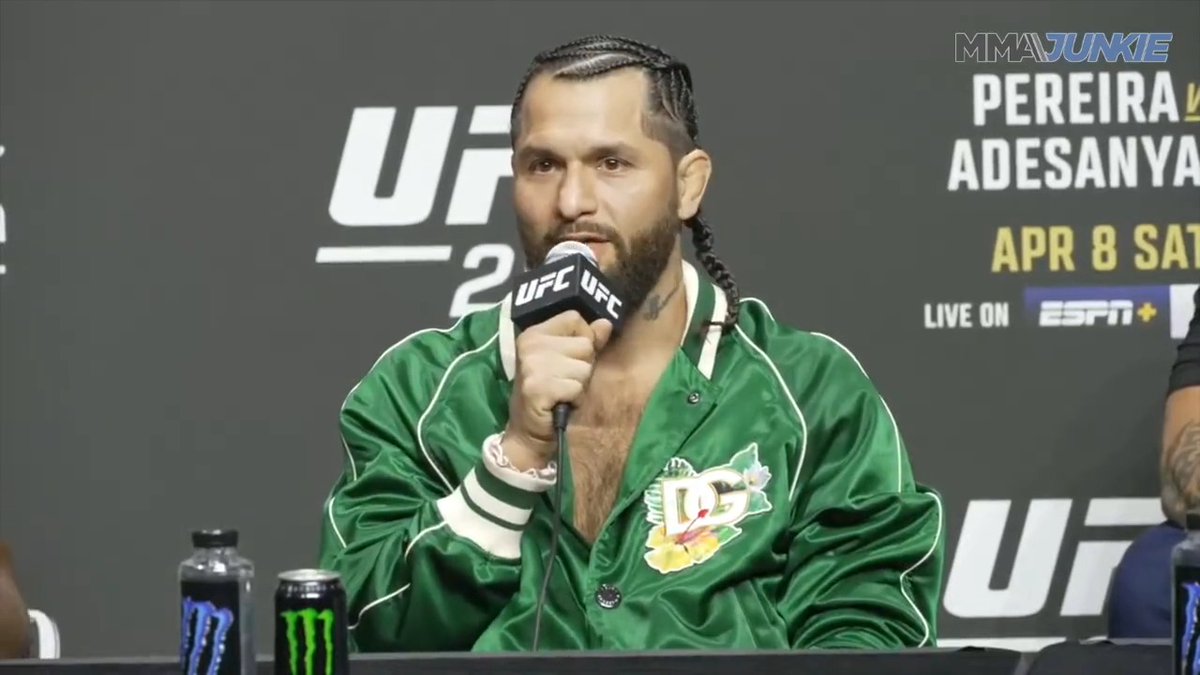 Dana White got feisty when Jorge Masvidal and Kevin Holland were questioned about their exchange at the #UFC287 host hotel. 😬 Full video: