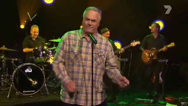 For 35 years, 7NEWS Melbourne presenter Peter Mitchell has been involved with the Good Friday Appeal. He’s been known to bust out a tune in the past - and tonight is no exception. Donate: 1300 277 325 or #GoodFridayAppeal #GiveForTheKids