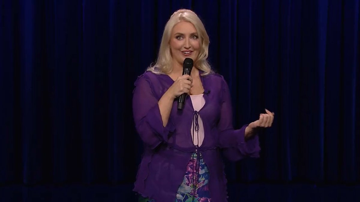 .🤙🏻soso🤙🏻 breaks down why frumpy looking spies are more effective! 🤣 #FallonTonight