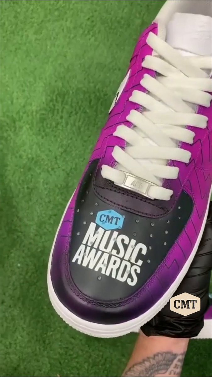 Custom sneakers for our 2023 CMT Music Awards host Kane Brown 👟 🔥 (👟: Sneaker Mechanic)