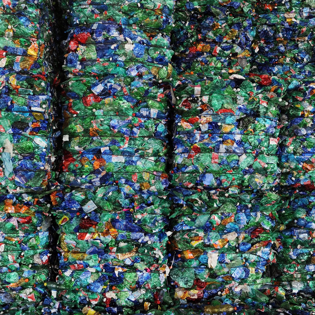 Dünyanın en mutlu ülkesi kabul edilen Norveç, plastik çöp sorununu bakın nasıl çözüyor..