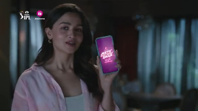 #JioCinema par match dekho bhi aur khelo bhi! Jeeto ek brand-new CAR har match 🚗 Join Alia Bhatt in answering questions every over so you can #JeetoDhanDhanaDhan with us! 😍 #IPLonJioCinema #TATAIPL #IPL2023