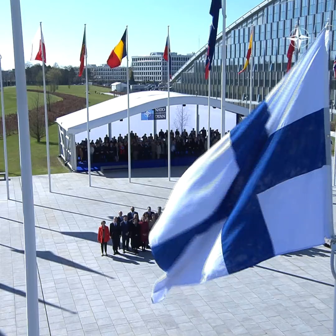 ❝Thirty-one flags flying together as a symbol of our unity and solidarity❞ #ICYMI: Watch the flag-raising ceremony for 🇫🇮 Finland's accession to NATO ⤵️