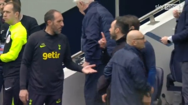 Roberto De Zerbi and Cristian Stellini appeared to have a heated exchange before the start of Brighton's clash with Tottenham 👀