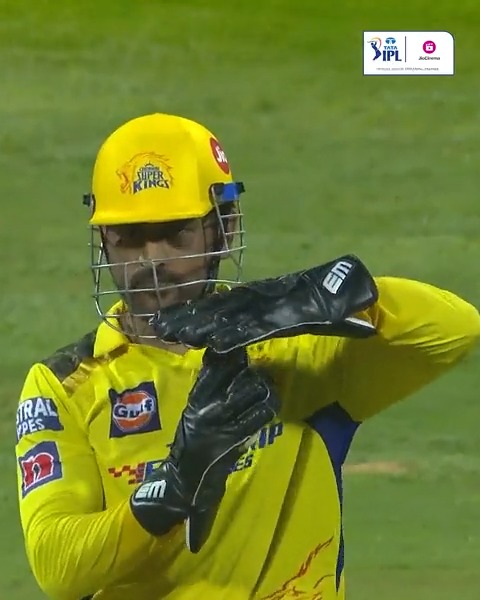 Dhoni Review System™️ for a reason 😎 #MIvCSK #TATAIPL #IPLonJioCinema