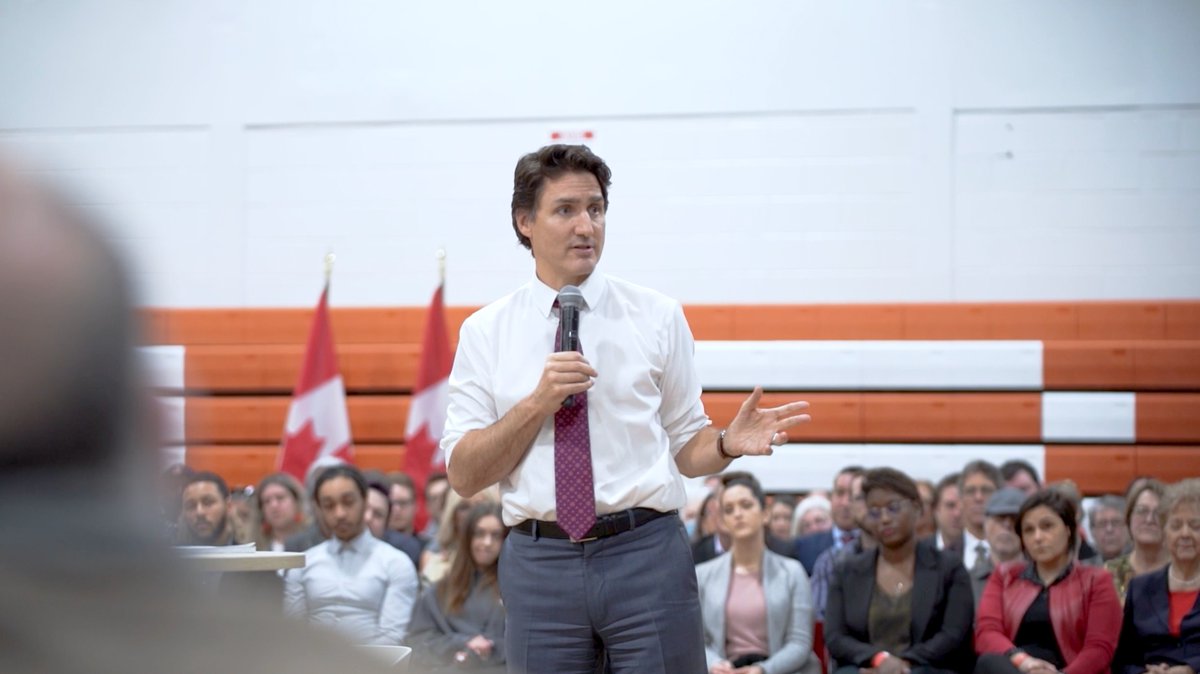 Conservative politicians think you should give tax breaks to the wealthy to grow the economy. That’s baloney. We know you need to make smart investments in Canadians to create growth. That’s our approach – and that’s what I spoke about during a recent town hall. Take a look: