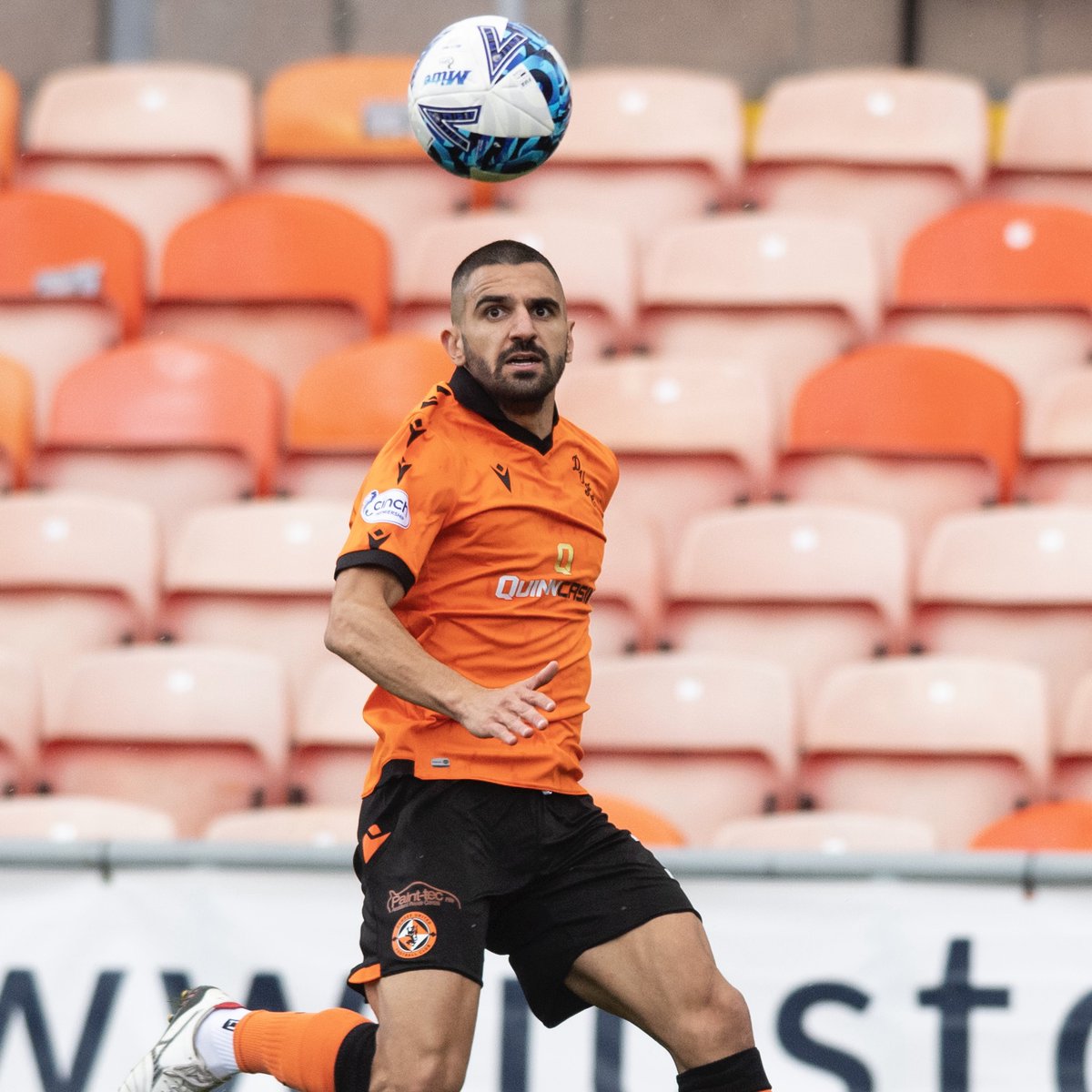 🛬 Adapting to Scottish football 🇦🇺 Favourite CommBank Socceroos memories 🐐 How to stop Messi 🧡 The Tangerine Army Watch our exclusive DUTV interview with Aziz Behich ahead of tomorrow's #cinchPremiership match against Hibernian 🍿 👇 | #UTDHIB | #DUFC