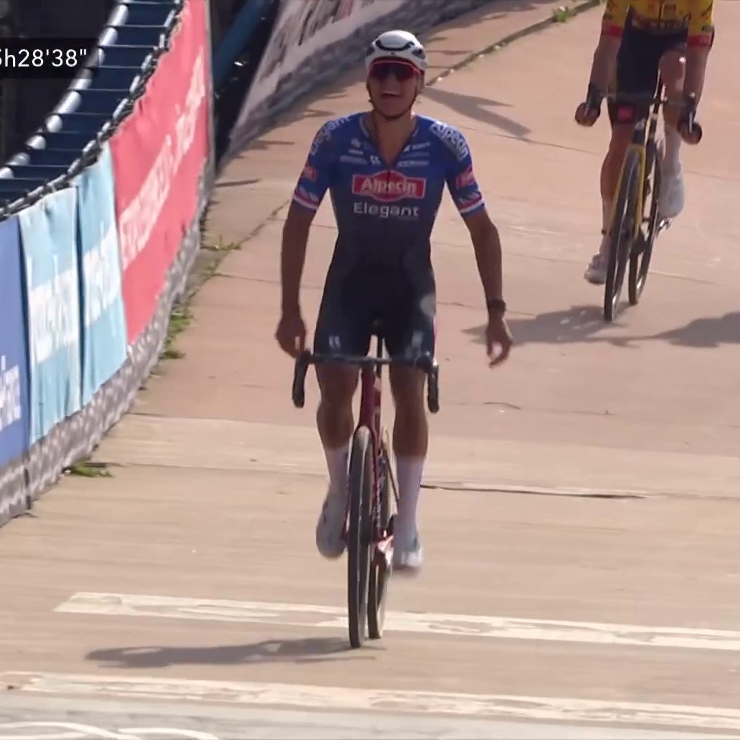 Mathieu van der Poel wins the fastest ever edition of Paris-Roubaix! ⚡️ What a ride! What a race! 🇫🇷