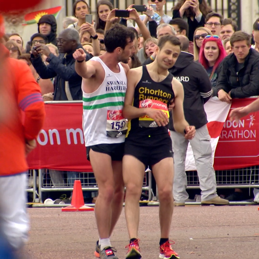 Moments like these are what make the TCS London Marathon the greatest marathon in the world, with the most incredible participants, who prove time and time again that we are strongest when #WeRunTogether See you in two weeks ❤️ #LondonMarathon