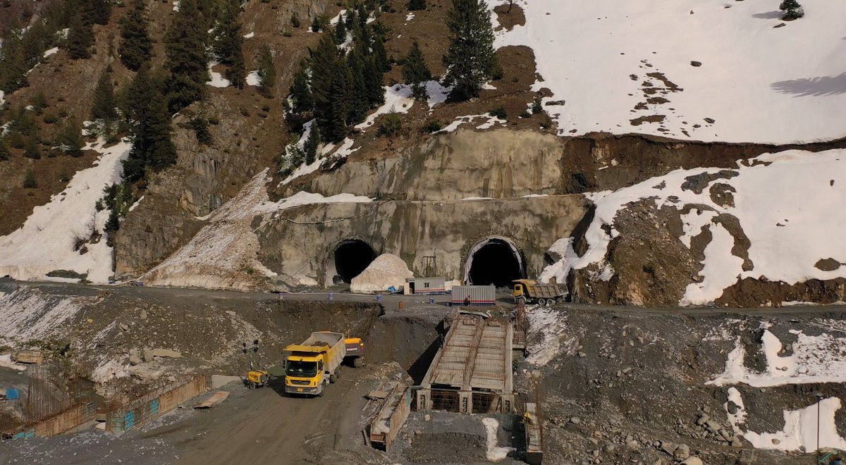 Meet Asia's largest tunnel - Zojila Tunnel, an engineering marvel with all-weather connectivity. #ZojilaTunnel #PragatiKaHighway #GatiShakti #BuildingTheNation #AllWeatherRoad