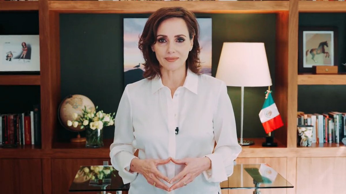 ¿Que por qué soy tan entrona? Porque México lo necesita para un cambio, porque ya es hora de que alguien cumpla lo que dice, que realmente se preocupe por lo que pasa en nuestro país.