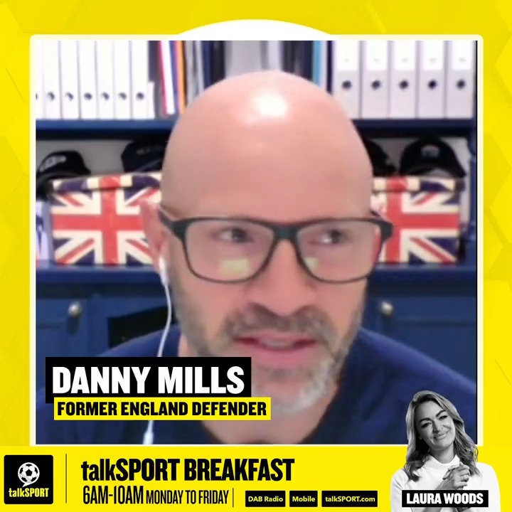 “When someone grabs your arm from behind, there’s a natural reaction.” ❌ “It’s not malicious, it’s not a deliberate act to smash him in the face.” Danny Mills feels there was no malice in Constantine Hatzidakis’ incident with Andy Robertson at half-time yesterday