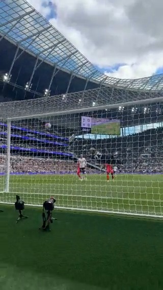 The noise when it hit the back of the net 🔊 This angle of Son Heung-min's 100th Premier League goal is just 🤯