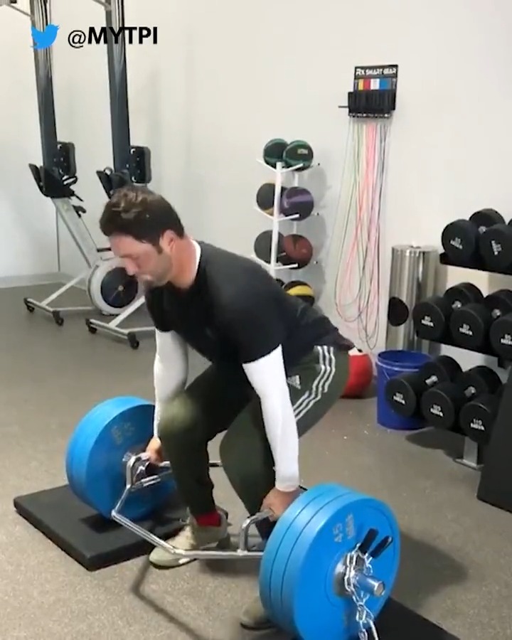 Deadlifting 355 lbs with ease 👀 Jon Rahm Rodriguez has power on and off the course.