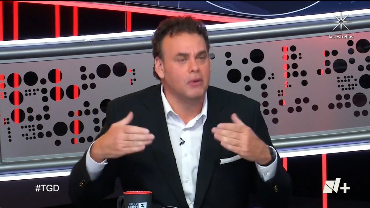 “El futbol sigue secuestrado por empresarios muy exitosos, pero que lo ven todo como negocio. La culpa no es de Yon de Luisa o de Guillermo Ochoa, la culpa es de los dueños de los clubes”: DF en #TGD Síguelo en vivo en