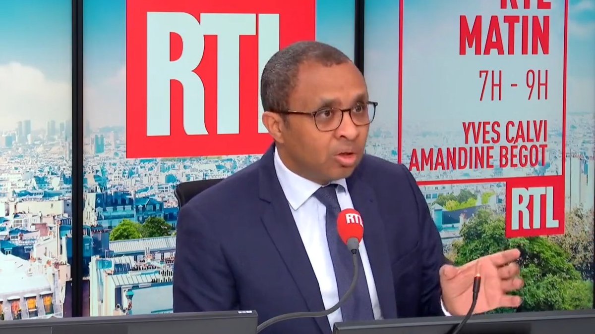 À l'école primaire, dans les cas les plus graves et en dernier recours, les élèves harceleurs pourront être changés d'école afin d'être séparés des élèves harcelés. Cela se fera avec l'accord du maire. #RTLMatin